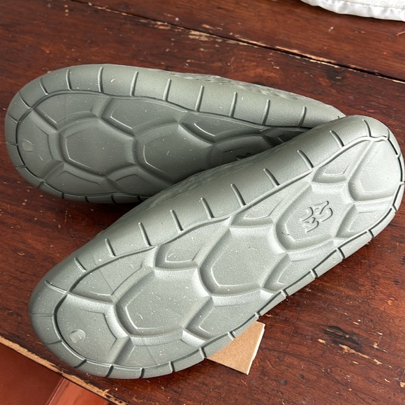 NWT! KLLY ROVER - DUSTY OLIVE - Picture 4 of 4